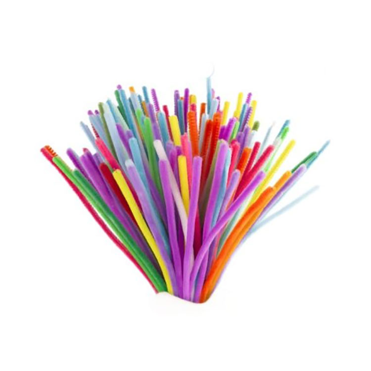 Eskuz egindako hodi-garbigailu sorta brikolajea